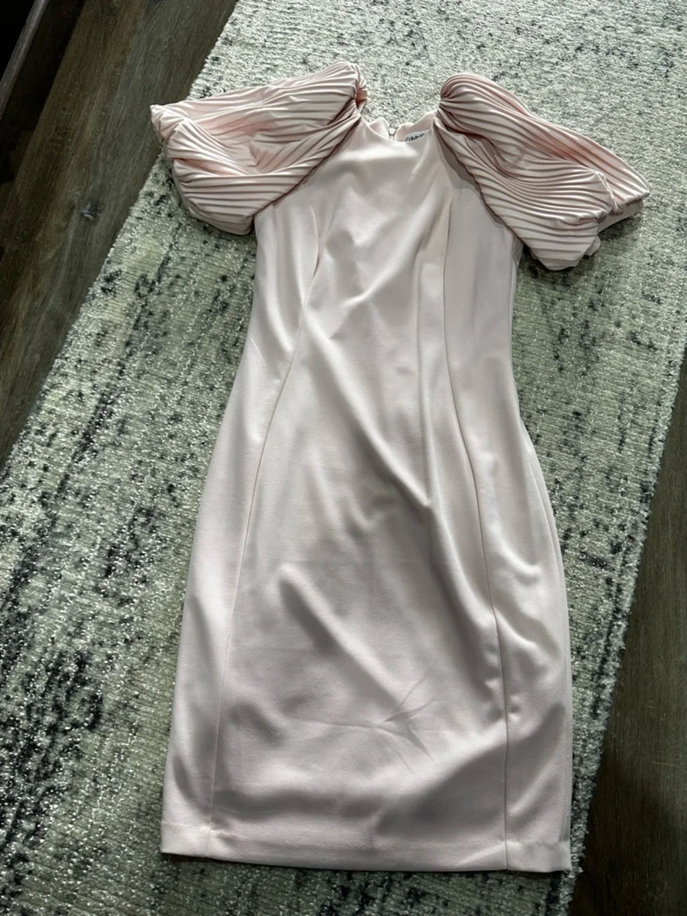 Calvin Klein Pleated Puff-Sleeve Midi Dress - Picture 4 of 11